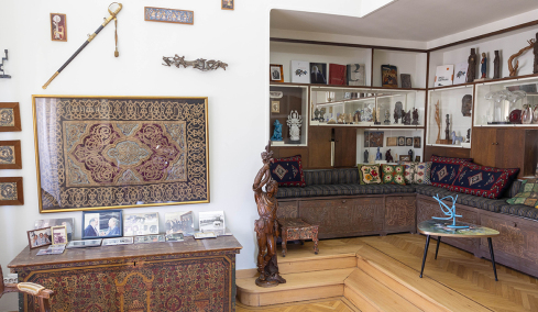Η οικία Τέλλογλου ανοίγει ξανά τις πόρτες της για το κοινό: Ένα ταξίδι στο σπίτι όπου η τέχνη ήταν τρόπος ζωής
