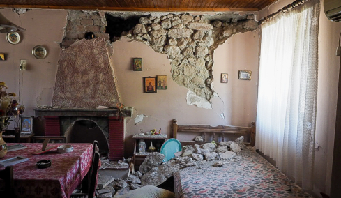 «Τρόμος, δεν πρόλαβα ούτε παπούτσια να βάλω»: Μαρτυρίες κατοίκων για τους σεισμούς στην Εύβοια