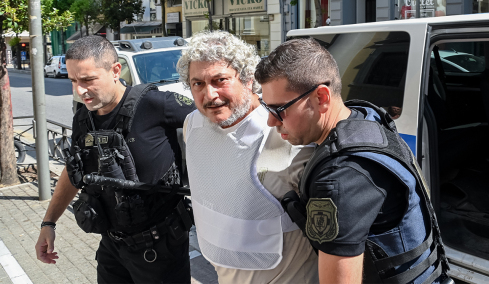 Με λευκά μαλλιά και μούσια ο Τζέιμς Δαλαμάγκας που κρυβόταν στο Αίγιο για 27 χρόνια μετά τη δολοφονία στην Αυστραλία, δείτε φωτογραφίες