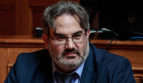Παραιτήθηκε ο γγ του υπουργείου Περιβάλλοντος Ευθύμιος Μπακογιάννης: Ο κουνιάδος του στους συλληφθέντες για το κύκλωμα με τις πολεοδομίες