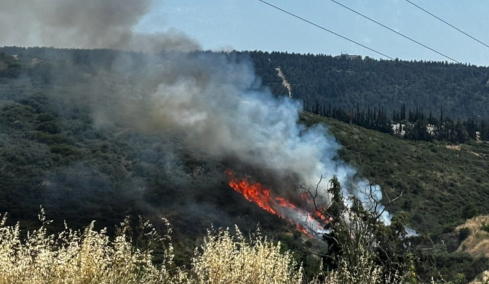 Φωτιά στα Πεύκα Θεσσαλονίκης, 112 στους κατοίκους: Επιχειρούν αεροσκάφη και ελικόπτερο