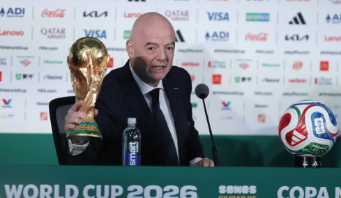 Ο πρόεδρος της FIFA, Τζιάνι Ινφαντίνο δεν αποκλείει το επόμενο Μουντιάλ να γίνει με 64 ομάδες 
