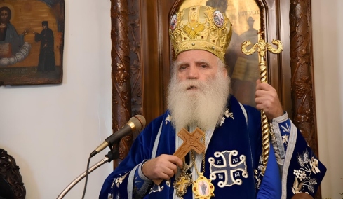 Ο Μητροπολίτης Κυθήρων δίνει τα χρήματα της μισθολογικής αύξησης για στέγη γιατρών και εκπαιδευτικών