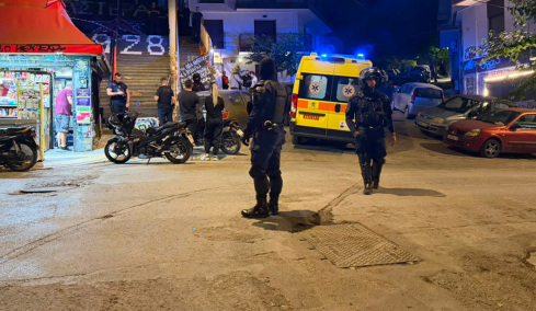 Θρίλερ στα Εξάρχεια: Νεκρός άνδρας από πυροβολισμούς στη μέση του δρόμου