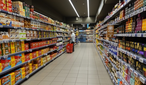 Παρεμβάσεις για την ακρίβεια, ανάσες για οφειλέτες και μειώσεις φόρων