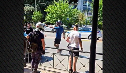 «Τον σκοτώσαμε; Καλά του κάναμε!»: Επίθεση στις κάμερες από συγγενείς του καταδικασμένου για τον θάνατο του 11χρονου Μάριου 