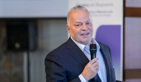Μυτιληναίος στους Financial Times: Η Ευρώπη κινδυνεύει να χάσει τη μάχη για το γάλλιο