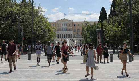 Τα επτά μέτρα άμεσης εφαρμογής για την στήριξη των πολιτών: Από τα 150 ευρώ για κάθε παιδί έως τις 72 δόσεις