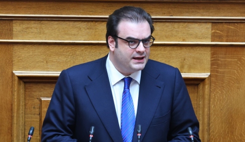 Πιερρακάκης: Η επιτυχία της οικονομικής πολιτικής μετριέται από τους πολίτες που ξαναπαίρνουν τον έλεγχο της ζωής τους