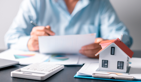 Τράπεζες, servicers και «Ηρακλής» επιβαρύνονται από τη ρύθμιση για τα κόκκινα δάνεια, πώς αλλάζει ο υπολογισμός τόκων