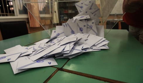 Δημοσκόπηση Interview: Στο 26,8% η ΝΔ, σταθερά δεύτερη η ΕΛΑΣ, εκτός Βουλής ο ΣΥΡΙΖΑ με 1%