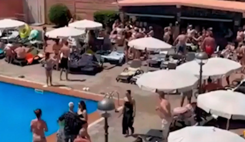 Απίστευτος καβγάς  για μια ξαπλώστρα σε ξενοδοχείο στην Ισπανία - 13χρονη τραυματίστηκε σοβαρά