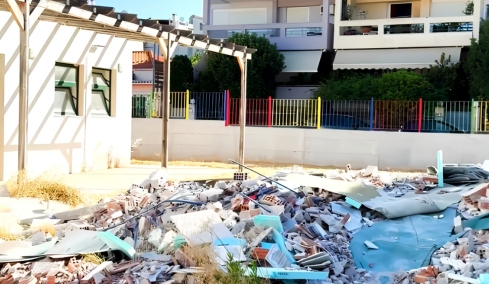 Στον Γέρακα κατεδαφίζουν καινούργιο βρεφονηπιακό σταθμό για να κατασκευάσουν έναν... ολοκαίνουργιο, επειδή χτίστηκε με παλαιότερες προδιαγραφές