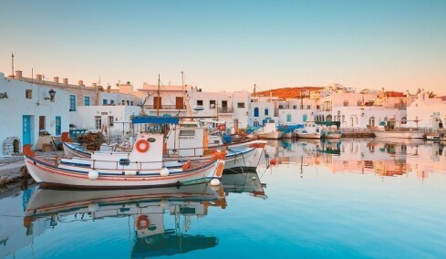 Ποιους προορισμούς προτιμούν φέτος οι τουρίστες: Πάρος και Νάξος οι μεγάλοι κερδισμένοι, η εικόνα σε Μύκονο, Σαντορίνη και Αθήνα