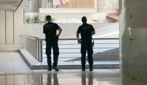 Πτώμα άνδρα εντοπίστηκε σε φεγγίτη εμπορικού κέντρου στη Θεσσαλονίκη