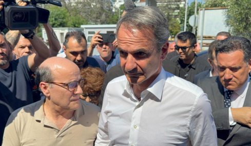 «Οι δράστες θα αντιμετωπιστούν ως εγκληματίες»: Στο Ιπποκράτειο Θεσσαλονίκης ο Μητσοτάκης, επισκέφθηκε τους τραυματίες της βομβιστικής επίθεσης