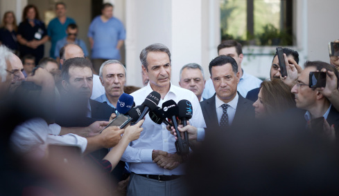 «Οι δράστες θα αντιμετωπιστούν ως εγκληματίες»: Στο Ιπποκράτειο Θεσσαλονίκης ο Μητσοτάκης, επισκέφθηκε τους τραυματίες της βομβιστικής επίθεσης