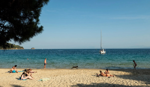 Από τη Χαλκιδική μέχρι την Κρήτη: 51 βουτιές για το φετινό καλοκαίρι
