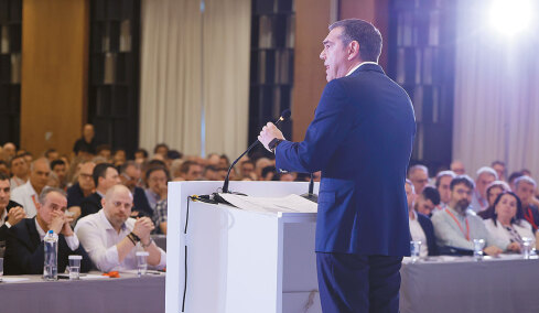 Τρικυμία στην αντιπολίτευση λόγω της ΕΛΑΣ: Ο Αλέξης Τσίπρας γυρίζει την πλάτη στα «ορφανά» του ΣΥΡΙΖΑ