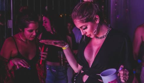 «Πήγα σε μια κρουαζιέρα στη Μεσόγειο με sex parties όπου το πάνω χέρι έχουν οι γυναίκες»
