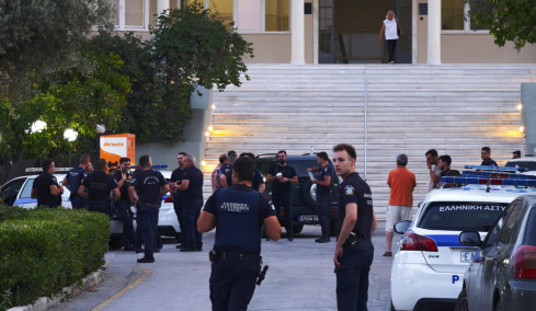 Εκκενώθηκε το Σισμανόγλειο μετά από φωτιά -  «Ο όροφος γέμισε καπνούς», περιγράφει ασθενής 