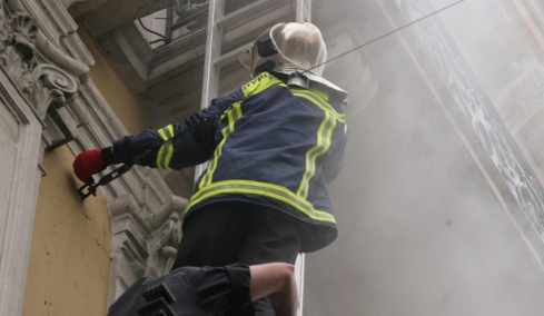 Η 46χρονη που κατηγορείται για τη Marfin επικοινώνησε με τις Αρχές και επιστρέφει στην Ελλάδα από τη Μεγάλη Βρετανία