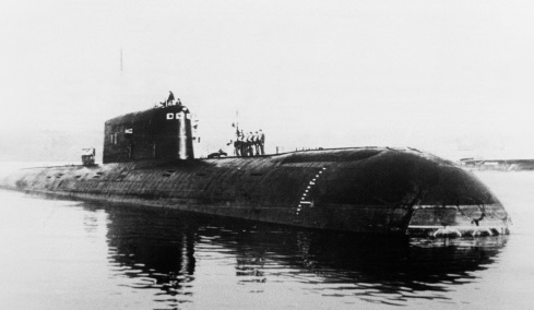 Μια σοβιετική πυρηνική ωρολογιακή βόμβα που σαπίζει στον βυθό της θάλασσας, γιατί το Κομσομόλετς αποτελεί ακόμα απειλή