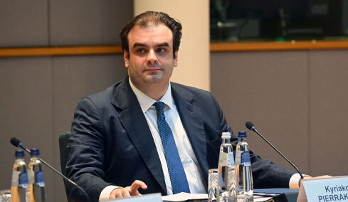 Η πρωτότυπη πρόταση Πιερρακάκη:  Η ΕΕ να υιοθετήσει το μοντέλο Ελλάδας και τα εθνικά έσοδα από τις συχνότητες στα ερτζιανά να μπουν στα ταμεία της