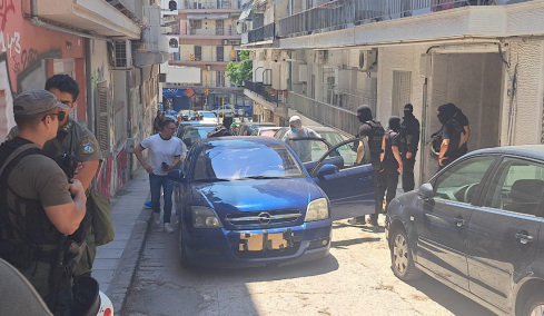Φύλλο και φτερό το σπίτι του 25χρονου που συνελήφθη για τη δολοφονία της Βάγιας Νέστορα, αποχώρησε η Αντιτρομοκρατική  