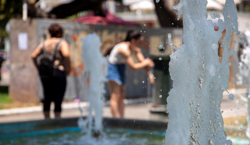 Καύσωνας 72 ωρών: Ποιες περιοχές θα χτυπήσει, πού θα φτάσει ο υδράργυρος ακόμα και τους 43 βαθμούς, η πρόγνωση Τσατραφύλλια