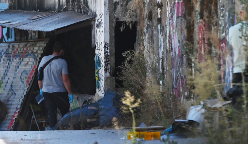 Θρίλερ με τη σορό γυναίκας που βρέθηκε στην Κυψέλη: Είναι μικρόσωμη, με τα μαλλιά της πιασμένα σε κότσο, ανοίγουν φάκελοι με εξαφανίσεις