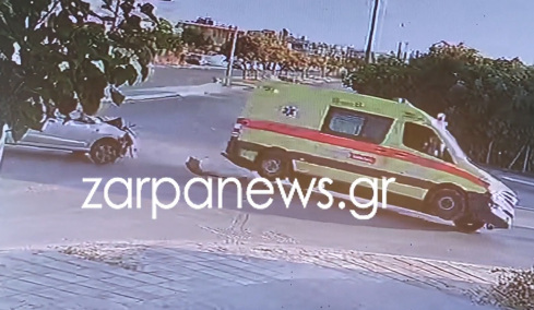 Η στιγμή που το ασθενοφόρο του ΕΚΑΒ συγκρούστηκε με το ΙΧ στα Χανιά και τούμπαρε λίγα μέτρα από το νοσοκομείο
