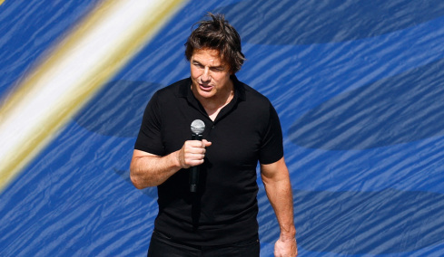 Με Τομ Κρουζ, Ρόμπι Γουίλιαμς και πολλούς celebrities στις εξέδρες η εντυπωσιακή τελετή λήξης του Παγκοσμίου Κυπέλλου στη Νέα Υόρκη, βίντεο και φωτογραφίες