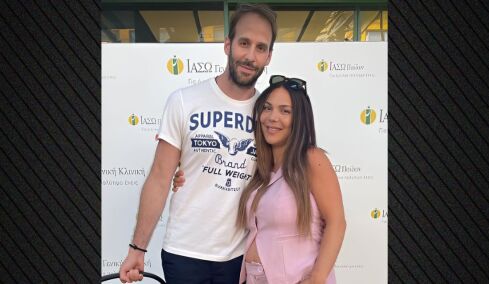Η Ελεάνα Παπαϊωάννου πήρε εξιτήριο μετά τη γέννηση της κόρης της, η φωτογραφία έξω από το μαιευτήριο