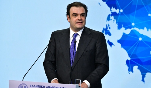 Αύγουστος ανασύνταξης για οφειλέτες με 72 δόσεις, «φρένο» στους πλειστηριασμούς και νέο Εξωδικαστικό, ποιοι κερδίζουν
