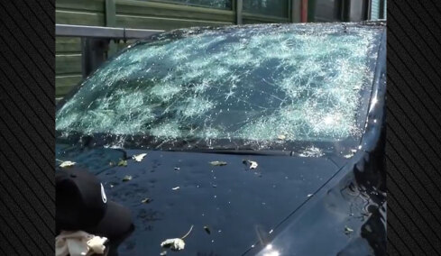 Ισχυρό χαλάζι σε περιοχές της Ιταλίας: Ζημιές σε αυτοκίνητα, στέγες και καλλιέργειες, δείτε βίντεο