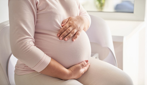 Άγριος ξυλοδαρμός εγκύου στην Καλλιθέα από τον πρώην σύντροφό της, νεκρό το νεογνό