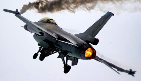 Συνετρίβη ουκρανικό μαχητικό F-16 σε αποστολή στο μέτωπο, σώος ο πιλότος 