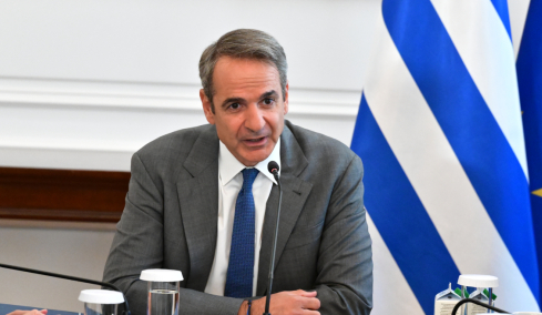 Ρυθμίσεις σε 120 δόσεις από 72, «φρένο» στους servicers και επιδότηση στα καύσιμα ανακοίνωσε ο Μητσοτάκης