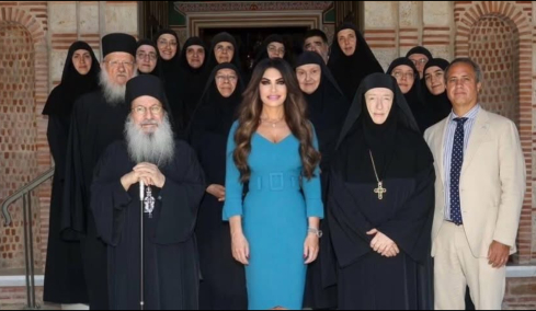 Η Κίμπερλι Γκιλφόιλ επισκέφθηκε το Ιερό Κοινόβιο Ευαγγελισμού της Θεοτόκου στην Χαλκιδική