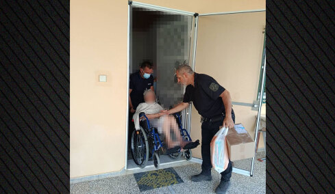 Πόρτα πόρτα οι αστυνομικοί απομάκρυναν κατοίκους από Άγιο Νεκτάριο, Πόρτο Γερμενό και Ψάθα, δείτε βίντεο
