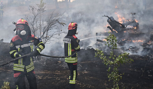 Βελτιωμένη η εικόνα της πυρκαγιάς στη Δυτική Αττική, μάχη με τις αναζωπυρώσεις σε τρία μέτωπα, «το μεγάλο στοίχημα είναι μετά τις 13:30»