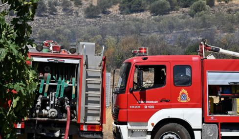 Συνελήφθη 39χρονος για εμπρησμό με αναπτήρα στην Αττική, χειροπέδες και σε 42χρονο στην Εύβοια