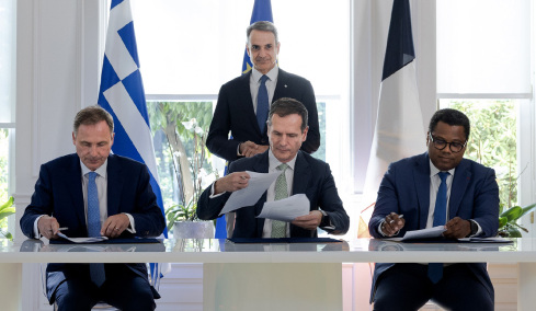 Έπεσαν οι υπογραφές για την ηλεκτρική διασύνδεση Ελλάδας - Κύπρου - Μητσοτάκης: Ισχυρή ψήφος εμπιστοσύνης στην Ελλάδα η είσοδος της γαλλικής Meridiam