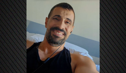 Γιώργος Παράσχος: Χαμογελαστός, δίνει τη μάχη του με τον καρκίνο, μπήκε στο νοσοκομείο για νέα θεραπεία
