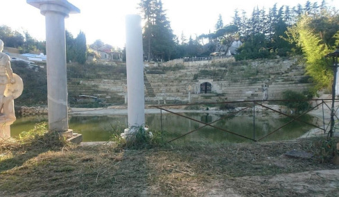Έφτιαξε μόνος του ρωμαϊκό θέατρο 1.600 ετών και έκοβε εισιτήρια 40 ευρώ: Απίστευτη απάτη στην Ιταλία

