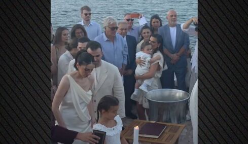 Η Βαλέρια Χοψονίδου βάφτισε τον γιο της στη Βουλιαγμένη, δείτε φωτογραφίες