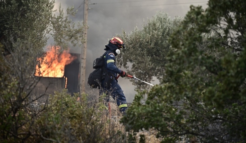 Υψηλός κίνδυνος πυρκαγιάς σήμερα σε Αττική και νησιά – Ποιες περιοχές βρίσκονται σε επιφυλακή