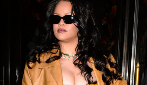 Rihanna: Οι φωτογραφίες με τα παιδιά της στην πόλη που μεγάλωσε
