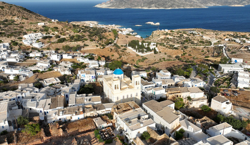 «Με χτυπάει και εμένα το ρεύμα αυτή τη στιγμή», έλεγε στον γιατρό η μητέρα του 17χρονου που πέθανε ενώ έκανε μπάνιο στην Κίμωλο